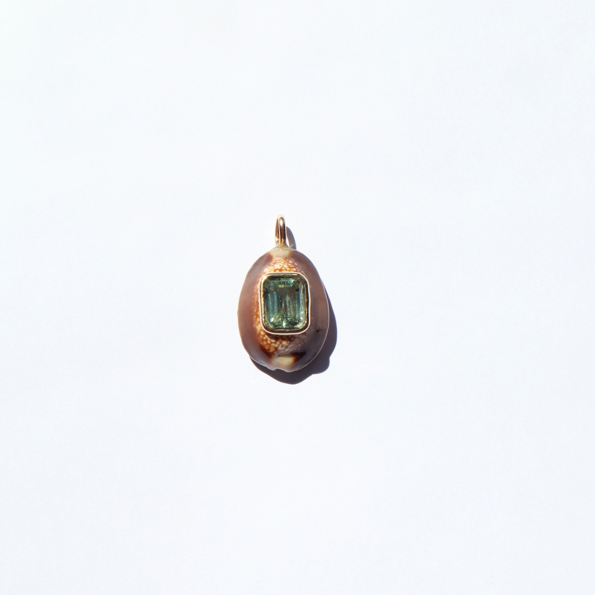Cowrie & Green Beryl