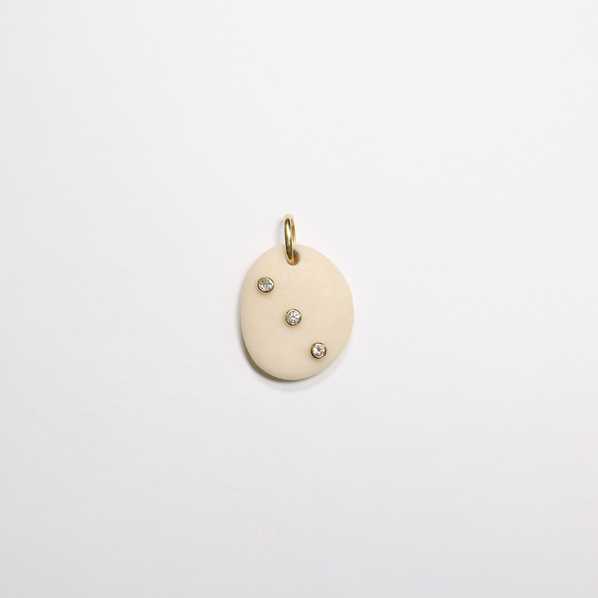 3 Diamond Pebble