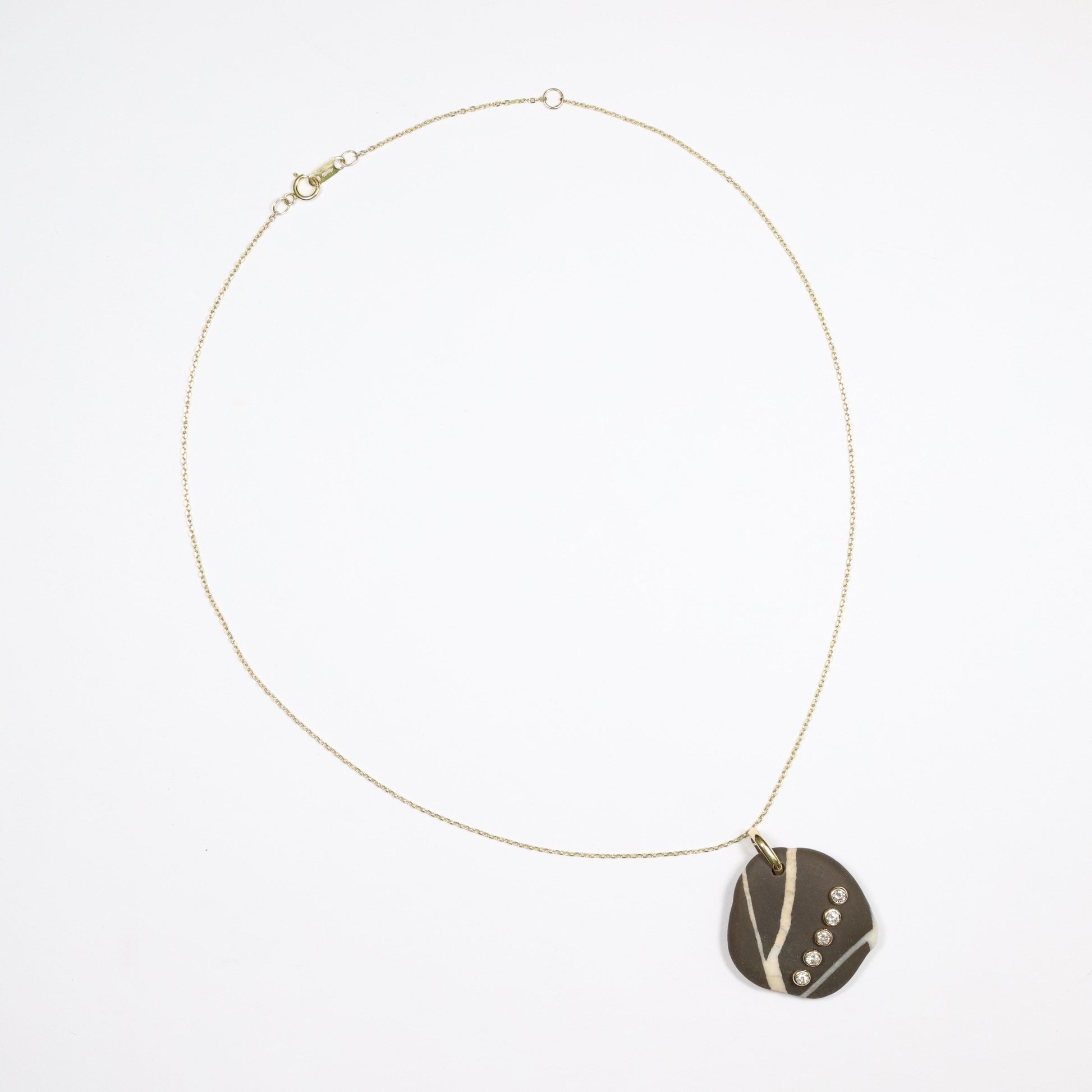 5 Diamond Pebble