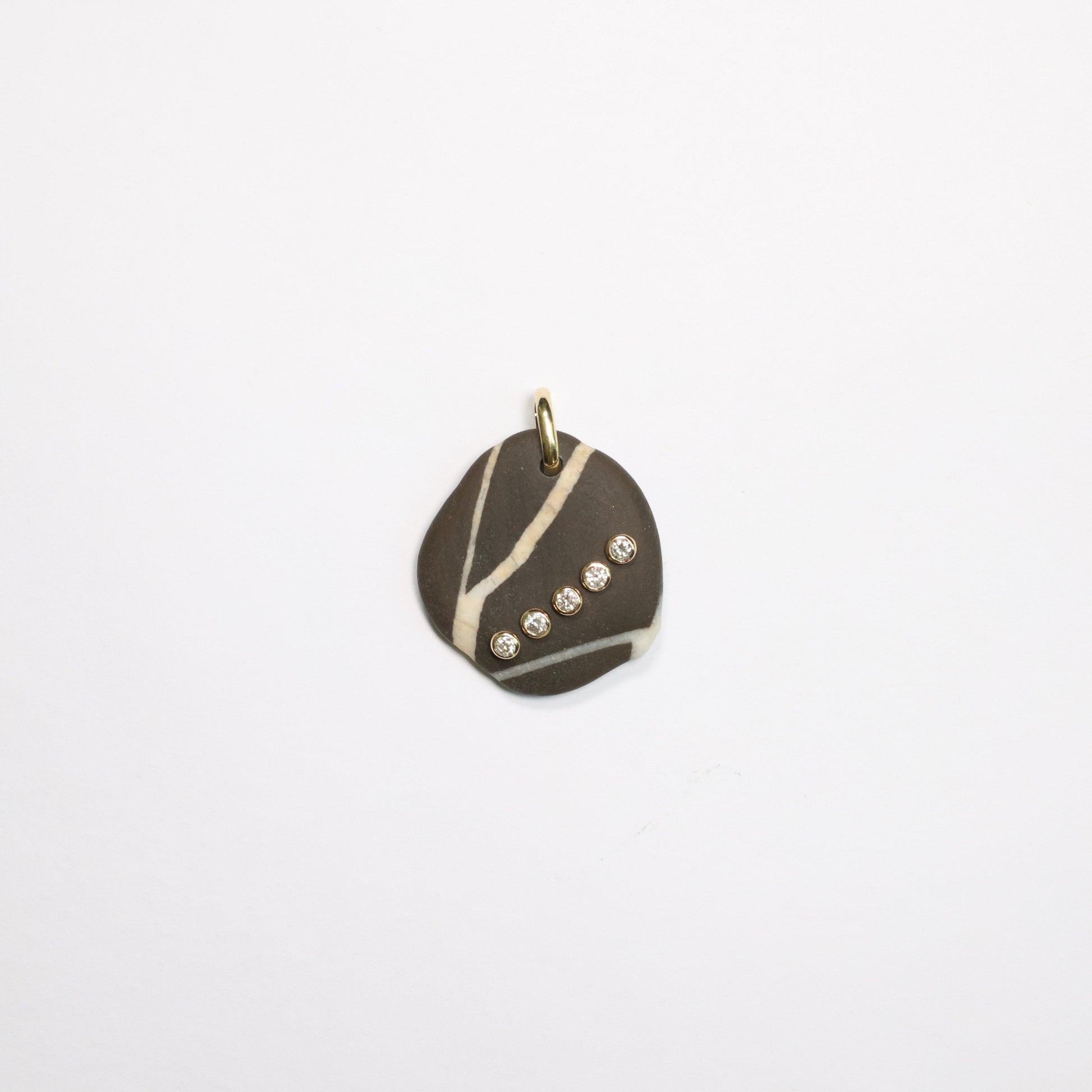5 Diamond Pebble