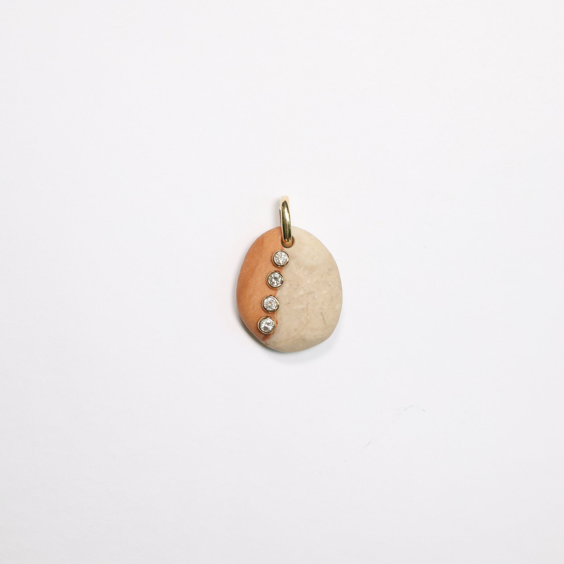 4 Diamond Pebble